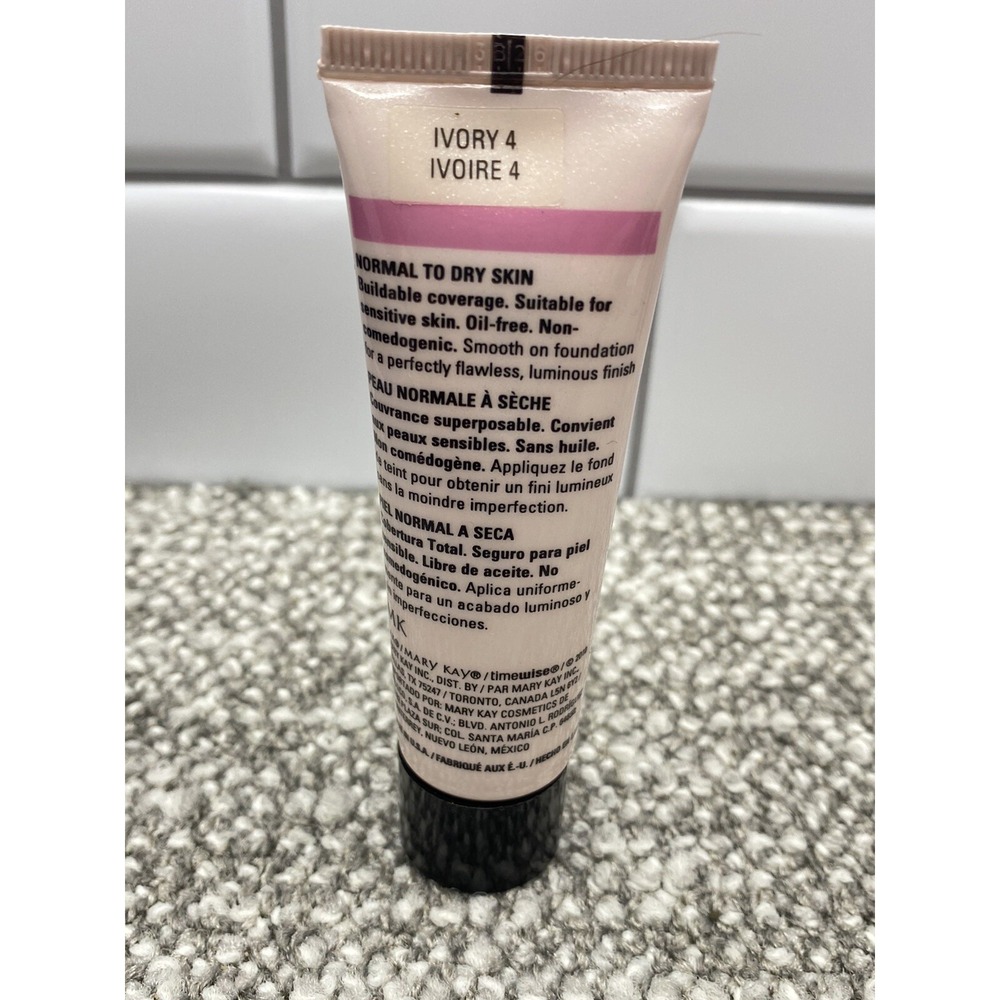 Mary Kay Timewise‎ Foundation Luminous Wear NEW W/O Box Normal to Dry Ivory 4